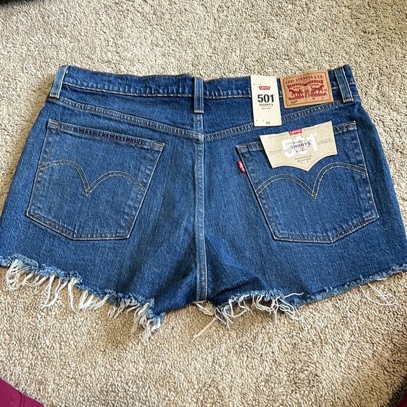Levi’s 501 Mid Rise Shorts - Picture 3 of 4